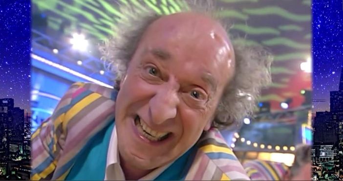 Il video e l'interminabile applauso con cui Zelig ha ricordato Bruno Arena e abbracciato Max Cavallari Il video e l'interminabile applauso con cui Zelig ha ricordato Bruno Arena e abbracciato Max Cavallari