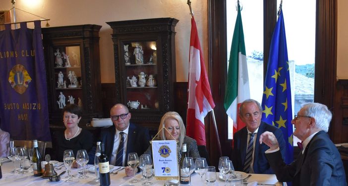 Il dottor Locati con Amedeo Colombo del Lions Club Gorla Valle Olona