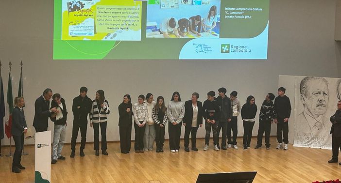 La premiazione dell'Istituto Comprensivo Statale C. Carminati di Lonate Pozzolo.