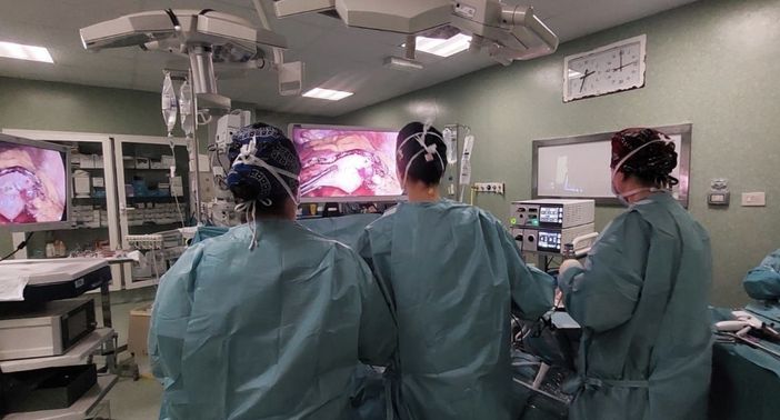 Anziani e fragili: a Cittiglio-Angera protocollo innovativo per la chirurgia maggiore con anestesia spinale continua, sicura alternativa all’anestesia generale