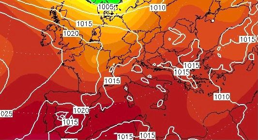Tutta la foto nella morsa del caldo (foto dalla pagina Facebook di Gianluca Bertoni) Tutta la foto nella morsa del caldo (foto dalla pagina Facebook di Gianluca Bertoni)