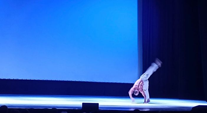 Un'immagine dello spettacolo che ha avuto un grande successo in teatro Un'immagine dello spettacolo che ha avuto un grande successo in teatro