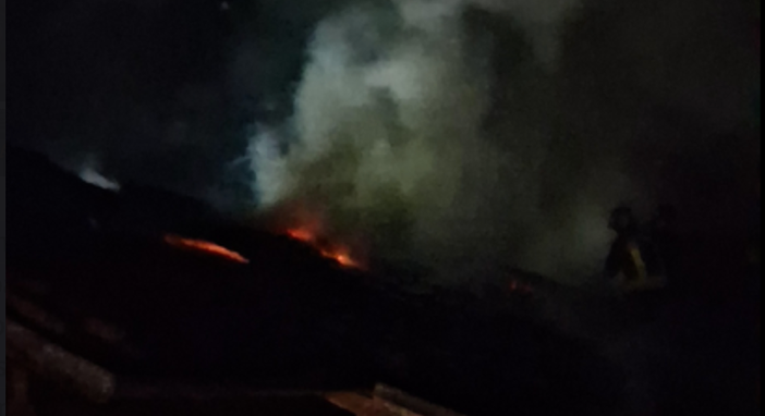 Lago Maggiore, incendio all’Isola dei Pescatori: fiamme in un ristorante