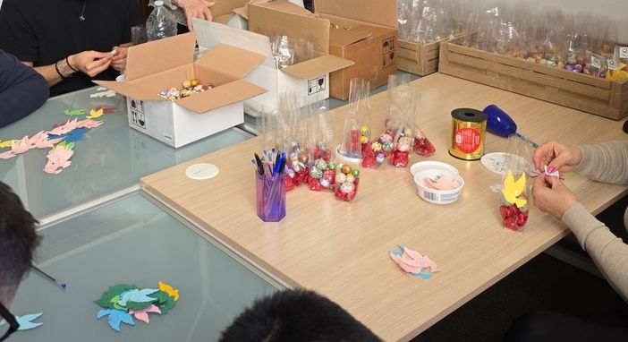 Busto, Passaparola e Solidarietà e Servizi insieme per regalare un dolce sorriso Busto, Passaparola e Solidarietà e Servizi insieme per regalare un dolce sorriso