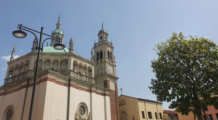 I nuovi, contestati lampioni I nuovi, contestati lampioni