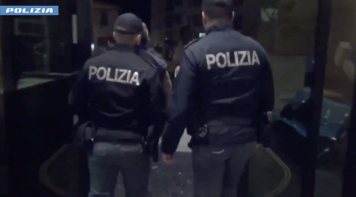 Maxi blitz all’alba della polizia contro lo spaccio nei boschi: eseguite 19 misure cautelari