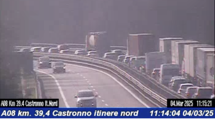 Le code a Castronno viste dalle telecamere di Autostrade per l'Italia Le code a Castronno viste dalle telecamere di Autostrade per l'Italia