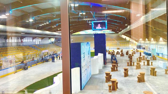 FOTO - L'Acinque Ice Arena &quot;trasformata&quot; per l'assemblea di Confindustria. Tra i relatori anche Scola