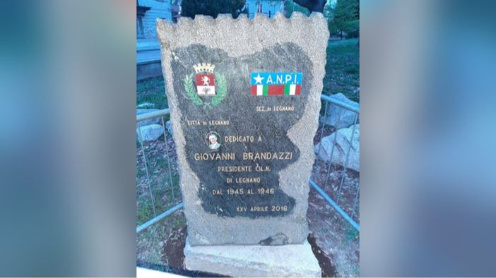 Legnano, la lapide dedicata al partigiano Brandazzi «è più bella di prima»