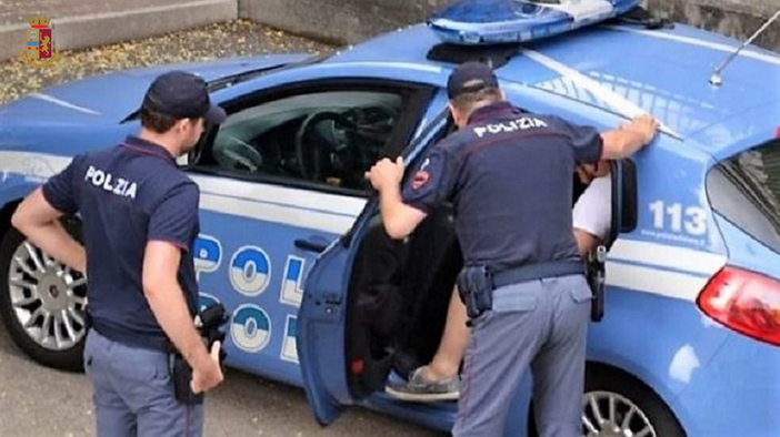 Notti brave in centro a Busto: gruppo di ragazzini si ribella ai controlli della polizia