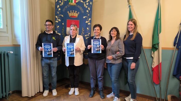 Affido e solidarietà scendono in campo: arriva la Davide Padel Cup a Busto Arsizio Affido e solidarietà scendono in campo: arriva la Davide Padel Cup a Busto Arsizio