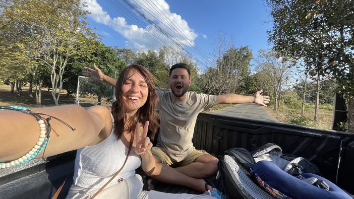 Giulia e Stefano sulla strada