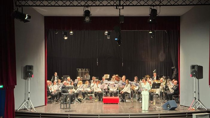 VIDEO - Concerto della Filarmonica Santa Cecilia di Sacconago: musica e riflessione con Mattia Archinito