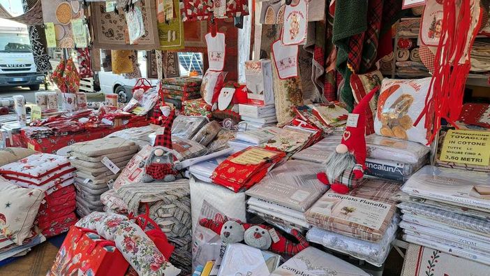 Gallarate si anima con “Gli Ambulanti del Lago Maggiore”: shopping, sport e la tradizionale gara con gli asini Gallarate si anima con “Gli Ambulanti del Lago Maggiore”: shopping, sport e la tradizionale gara con gli asini