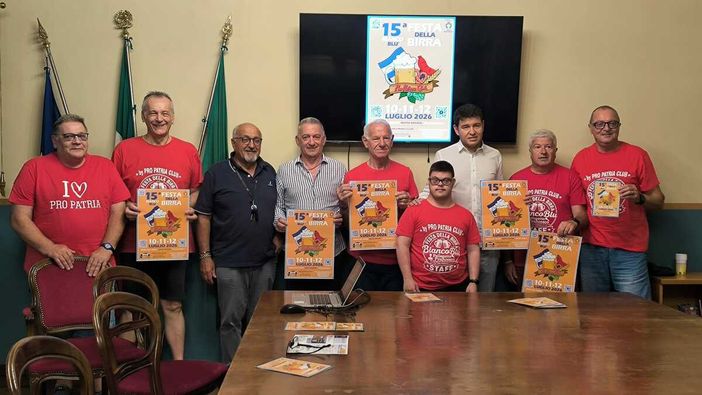 Calici in alto per la Festa della Birra biancoblù, con la speranza di vedere iscritta in D la Pro Patria. Intanto Travagin in Comune Calici in alto per la Festa della Birra biancoblù, con la speranza di vedere iscritta in D la Pro Patria. Intanto Travagin in Comune