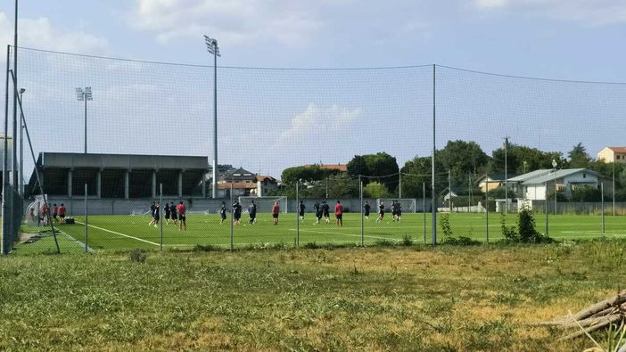 FOTO. Pro Patria, si riparte davvero: tigrotti subito in campo, ritiro salvo FOTO. Pro Patria, si riparte davvero: tigrotti subito in campo, ritiro salvo