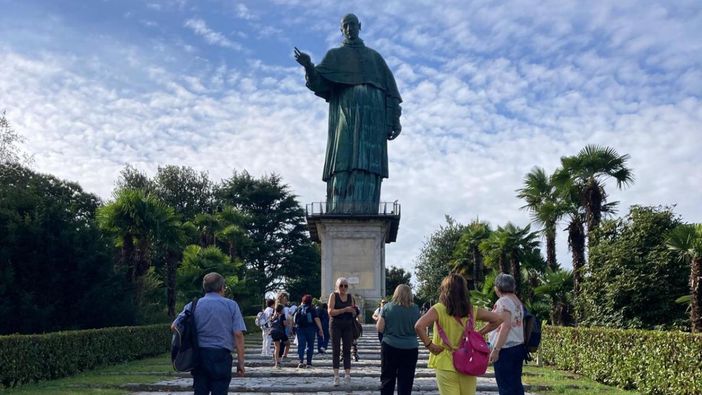 Arona: tre giorni di festa per i 440 anni dalla morte di San Carlo Borromeo all’ombra della statua Arona: tre giorni di festa per i 440 anni dalla morte di San Carlo Borromeo all’ombra della statua