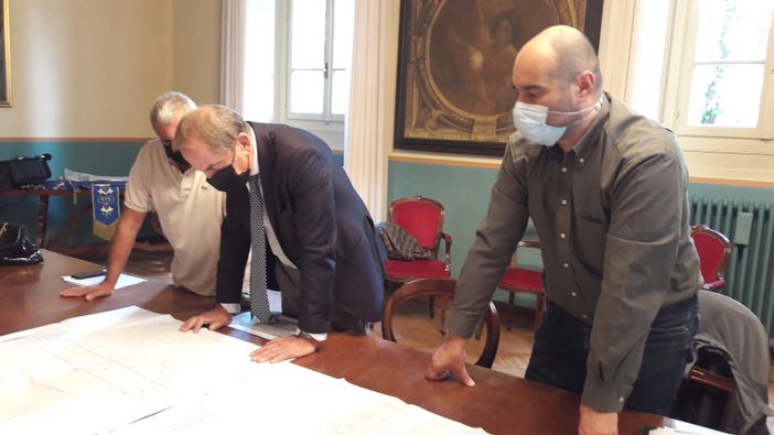 Busto “tèra bumbardáa”. Bombardata dall’acqua Busto “tèra bumbardáa”. Bombardata dall’acqua