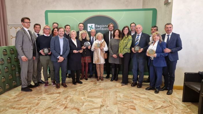 Premiate le undici “nuove” attività storiche di Busto: «Linfa vitale del territorio» Premiate le undici “nuove” attività storiche di Busto: «Linfa vitale del territorio»