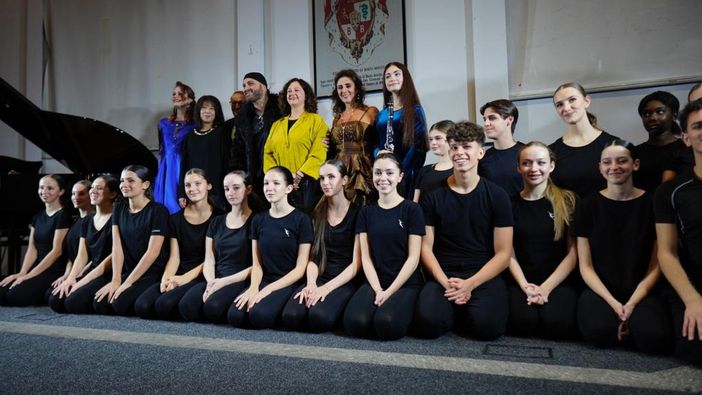 Applausi alla Gioconda della Ponchielli e agli studenti del liceo Candiani Bausch Applausi alla Gioconda della Ponchielli e agli studenti del liceo Candiani Bausch