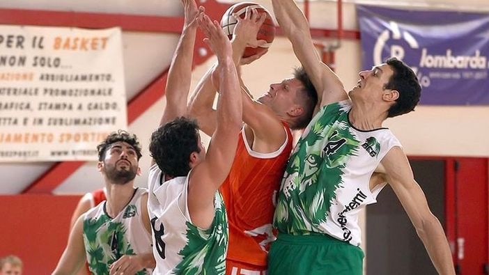 Tegola Knights: infortunio per Nik Raivio in amichevole