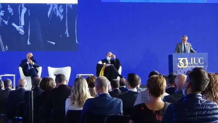 Il presidente Comerio e l'intervento di Baruffi (Sea) Il presidente Comerio e l'intervento di Baruffi (Sea)