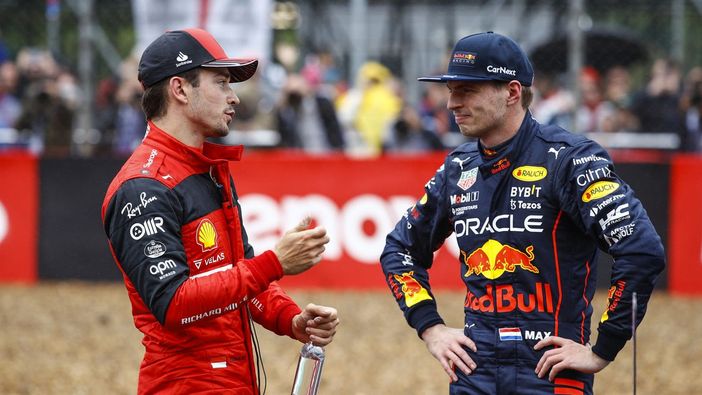 I rivali Leclerc e Verstappen entrambi penalizzati e in fondo alla griglia domenica I rivali Leclerc e Verstappen entrambi penalizzati e in fondo alla griglia domenica