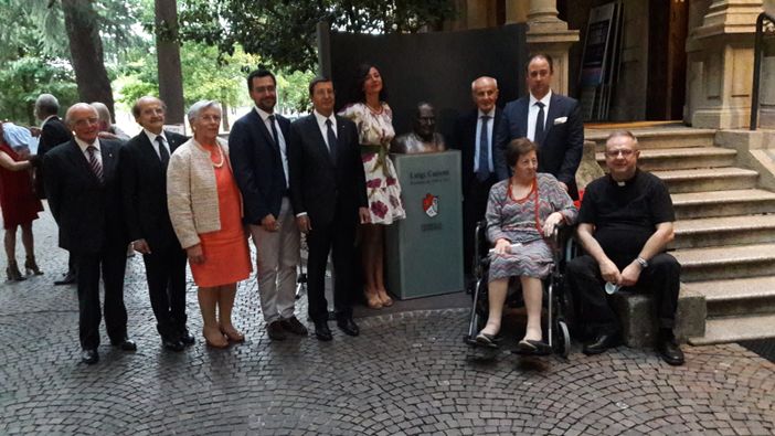 Foto di famiglia e di Famiglia Legnanese, per Luigi Caironi. In fondo all'articolo, Foto di famiglia e di Famiglia Legnanese, per Luigi Caironi. In fondo all'articolo,