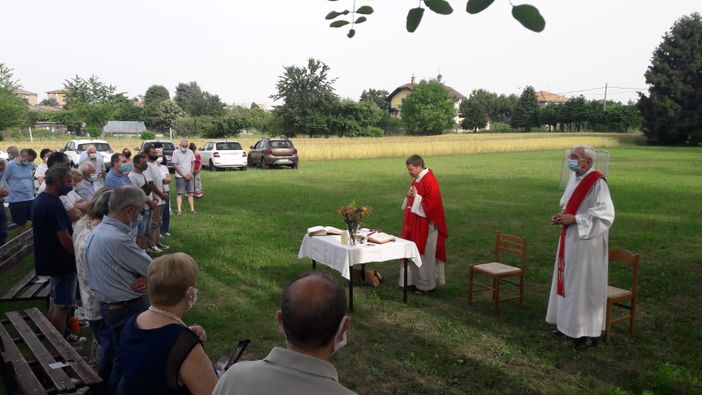 La messa in ricordo di don Isidoro. Nel video in fondo la riflessione di don David Maria Riboldi sulle vite dei Santi
