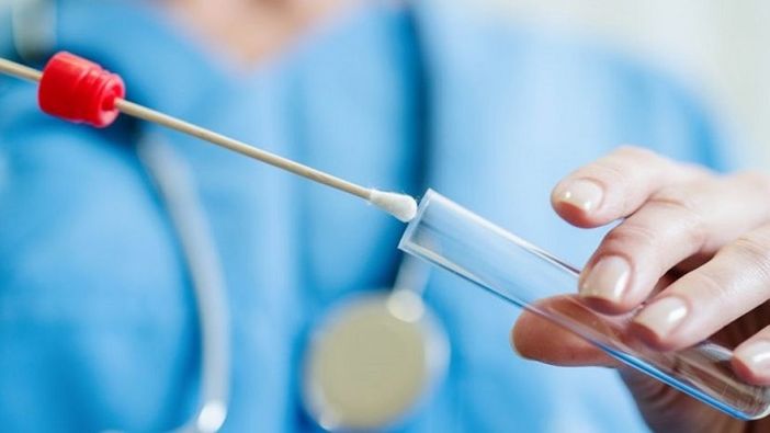 «Tamponi su chi arriva dalla Cina: bene l'ordinanza del ministro» «Tamponi su chi arriva dalla Cina: bene l'ordinanza del ministro»