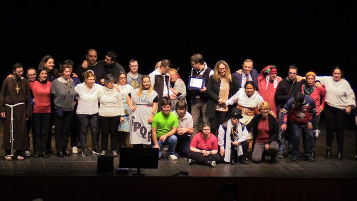 Su il sipario sull'inclusione: Gioveteatro alla scoperta degli anni Sessanta