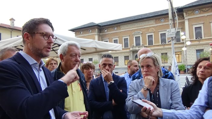 «Giovedì sera in centro invivibili con il disagio giovanile. Dateci più agenti o maggiore autonomia ai Comuni»