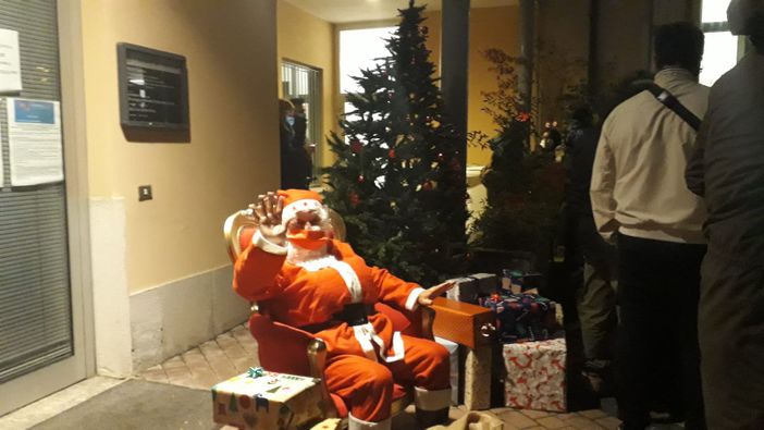 Marnate accende il Natale e inaugura la tradizionale mostra presepi