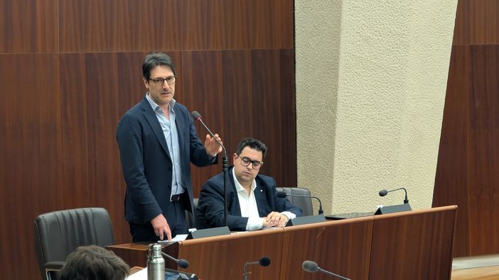 Licata: «Approvata la mozione che prevede di incrementare gli interventi a favore dei minori con disturbi dello spettro autistico» Licata: «Approvata la mozione che prevede di incrementare gli interventi a favore dei minori con disturbi dello spettro autistico»