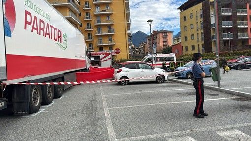 Donna muore investita da un camion nel Verbano Cusio Ossola