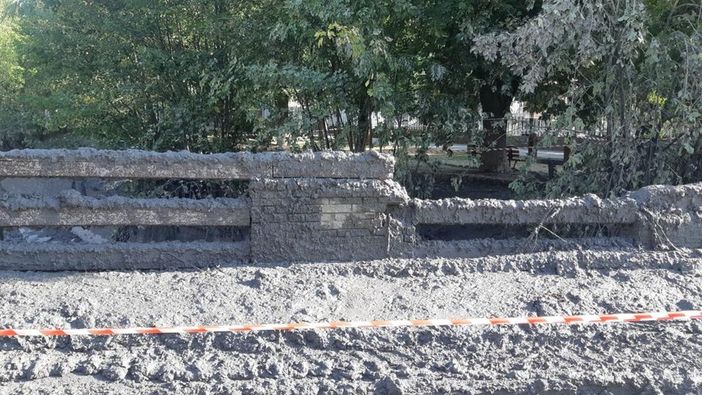 La devastazione lasciata dall'onda di fango e detriti che si è abbattuta nella notte su Bardonecchia (TO)