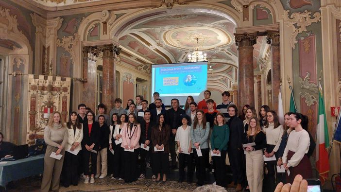 Manageritalia Lombardia premia 58 giovani di Varese con le borse di studio del Fondo Mario Negri Manageritalia Lombardia premia 58 giovani di Varese con le borse di studio del Fondo Mario Negri
