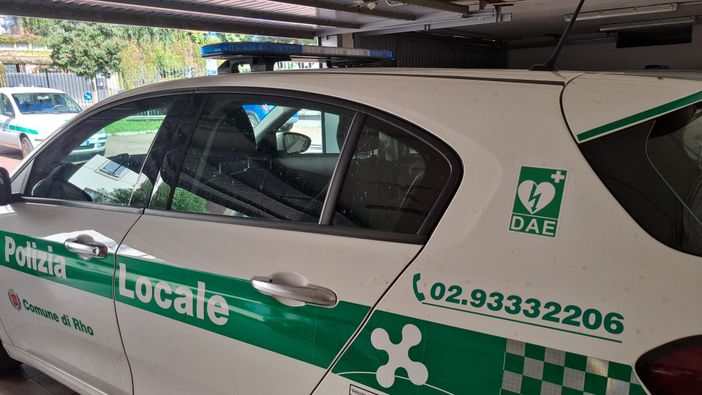 Un giovane di 34 anni in arresto cardiaco salvato anche grazie all’intervento della Polizia Locale
