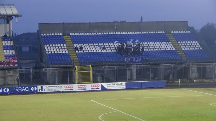 Gli ultras ieri allo Speroni Gli ultras ieri allo Speroni