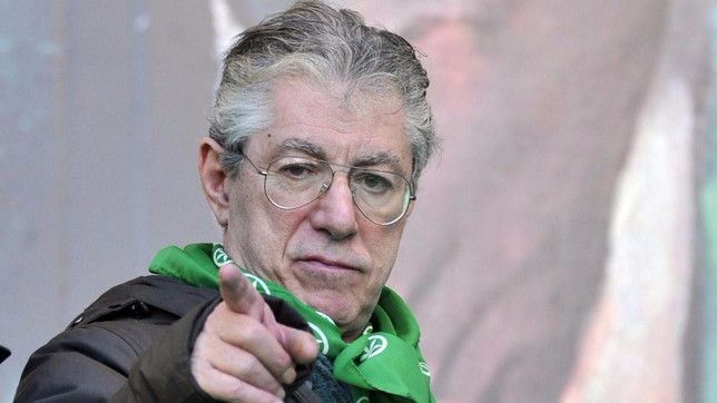Bossi torna a casa: «Grazie all'ospedale per la professionalità» Bossi torna a casa: «Grazie all'ospedale per la professionalità»