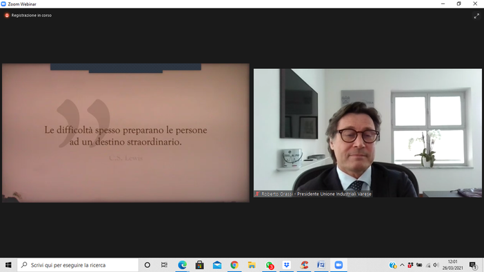 L'industria varesina premia gli studenti di terza media e sostiene la didattica a distanza L'industria varesina premia gli studenti di terza media e sostiene la didattica a distanza