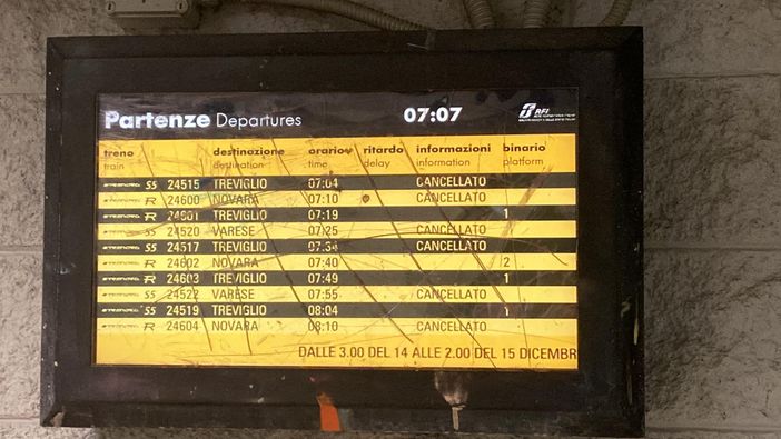 Foto tratta dalla pagina Facebook "Pendolari Trenord" Foto tratta dalla pagina Facebook "Pendolari Trenord"