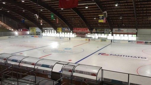 Palaghiaccio, novità per la pista provvisoria. Martedì l'audizione delle associazioni sportive