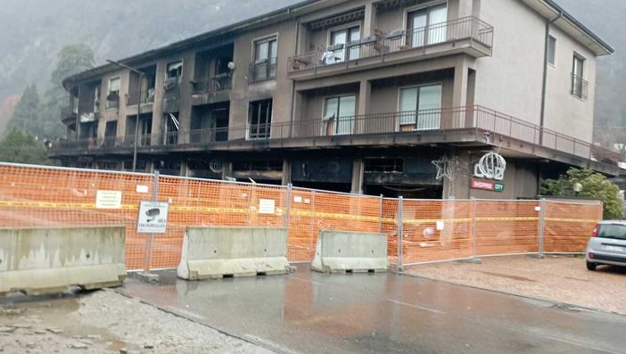 Riaperta la Sp32 a Laveno dopo l'incendio di fine novembre