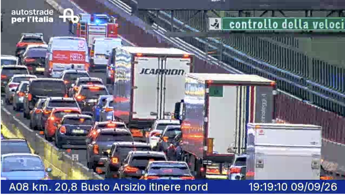 Le code e i mezzi dei vigili del fuoco visti dalle webcam di Autostrade per l'Italia