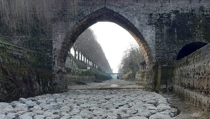 Al via le prime manovre per ridare acqua al Naviglio grande