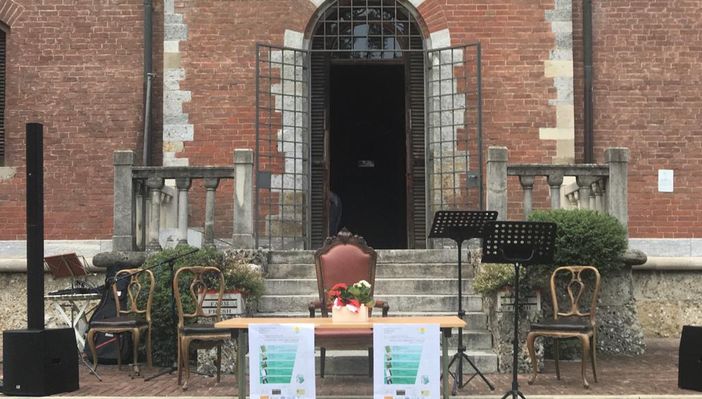 Luglio col libro che ti voglio: Villa Montevecchio sotto le stelle con un mese ricco di letture Luglio col libro che ti voglio: Villa Montevecchio sotto le stelle con un mese ricco di letture