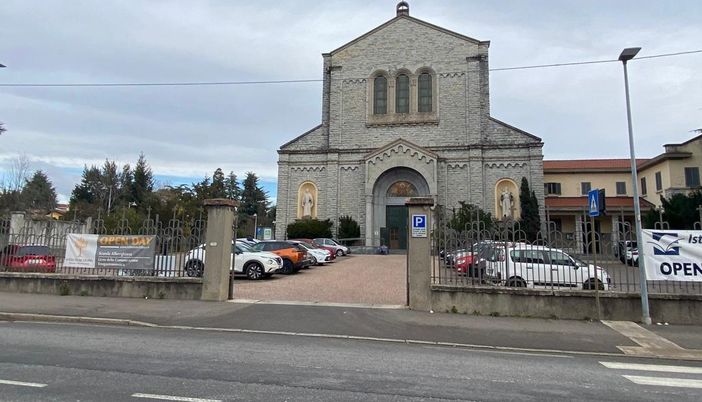 La chiesa dei frati cappuccini di viale Borri a Varese La chiesa dei frati cappuccini di viale Borri a Varese