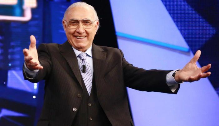 Pippo Baudo è morto, se ne va un gigante della televisione italiana Pippo Baudo è morto, se ne va un gigante della televisione italiana