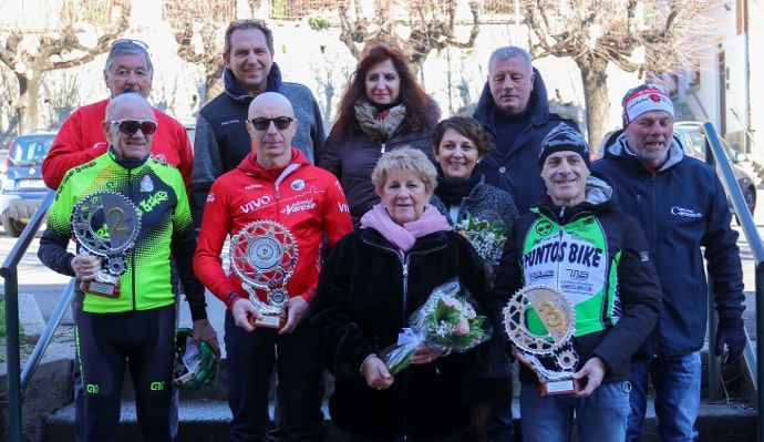 In 283 innamorati della bicicletta a Gavirate In 283 innamorati della bicicletta a Gavirate